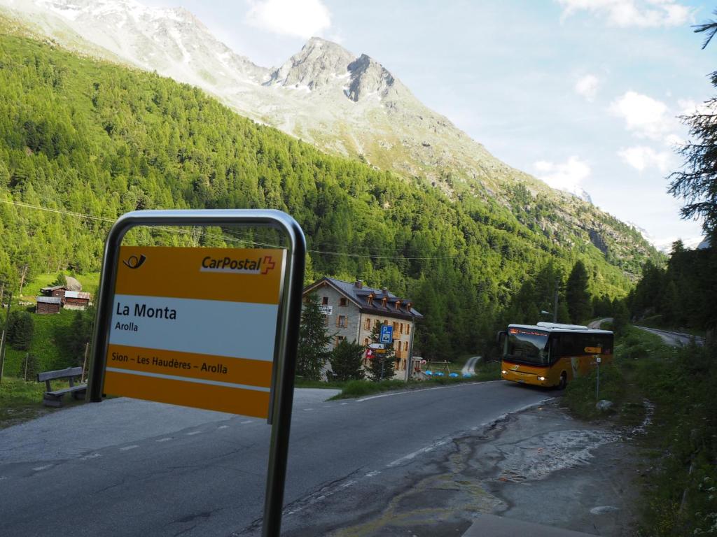 Arrêt car postal